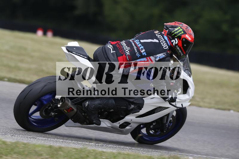 /30 23.06.2025 Get Faster Caremotion ADR/Rider Academy gruen/backside